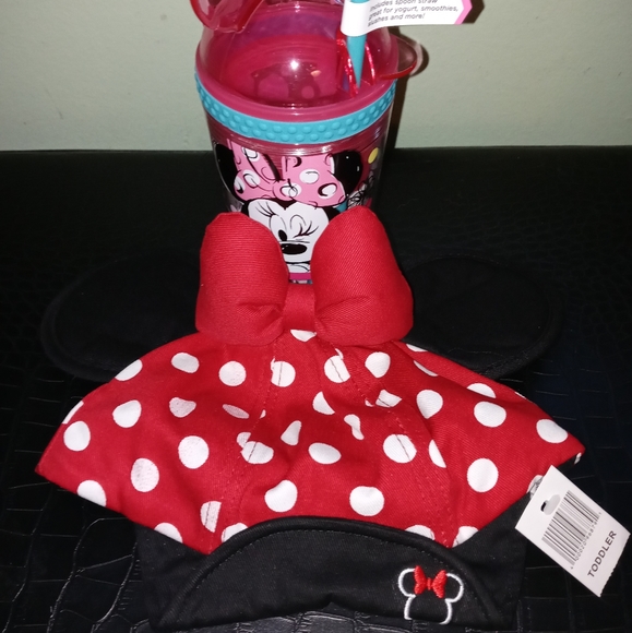 Multi Tasking Minnie Sipper & Hat Bundle - Picture 8 of 10